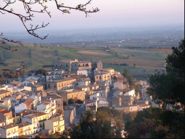 Un borgo medievale in Basilicata sta vendendo case a 1 euro